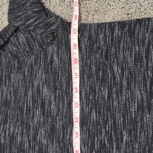 Free People Stone Cold Split Back Turtleneck Heathered Gray Black Medium - Picture 9 of 12